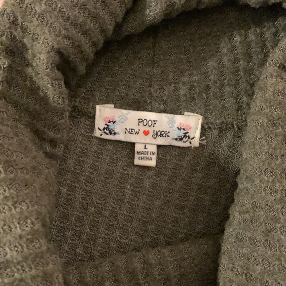 Green knit sweater - Picture 2 of 2